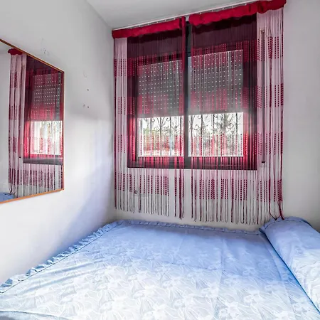 3 Bedroom Pet Friendly In Miami Platja Apartment